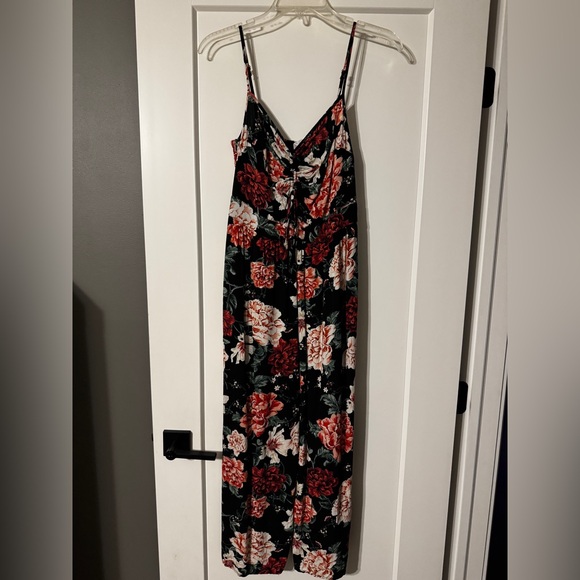 Xhilaration Dresses & Skirts - Xhilaration Black and Red Floral Maxi Dress
